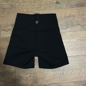 Aritzia biker shorts